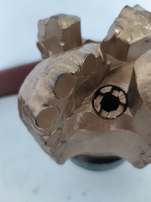 Wiertło do studni wodnej 200 mm, bit do przeciągania PDC 4 Bade stalowy materiał korpusu