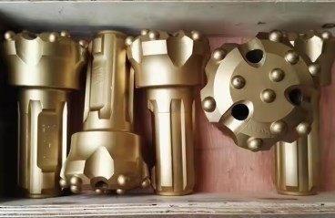 Fabryka sprzedaje niskiego ciśnienia 110mm DTH wiertarka do wiercenia w dolnej dziurze