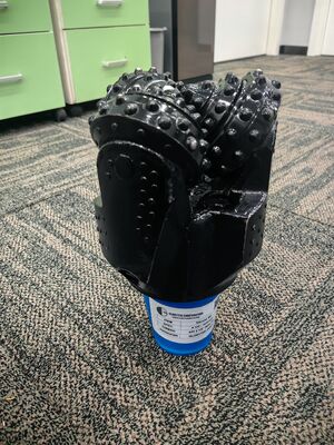 IADC637 6 1/2 cala wiertło trójskrzydłowe z wkładkami z węglika wolframu do wiercenia w twardych formacjach