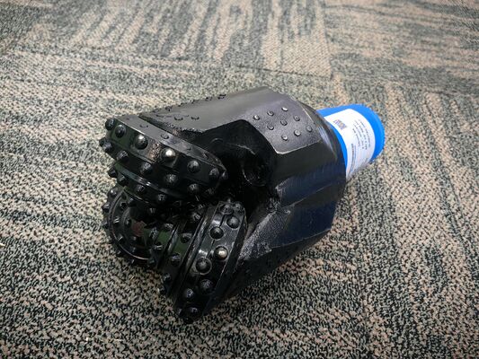 IADC637 6 1/2 cala wiertło trójskrzydłowe z wkładkami z węglika wolframu do wiercenia w twardych formacjach